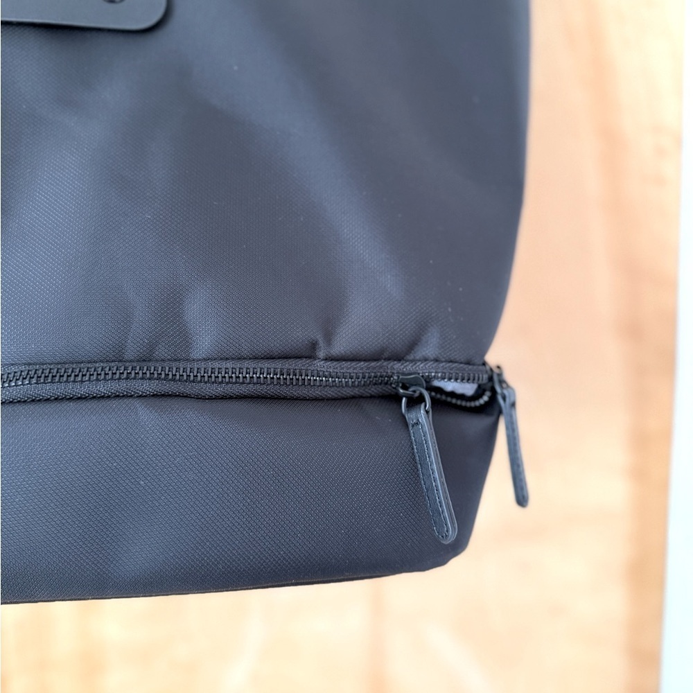 nwt Champs Onyx Collection Black Nylon Duffle Backpack with USB, Large - Picture 10 of 11
